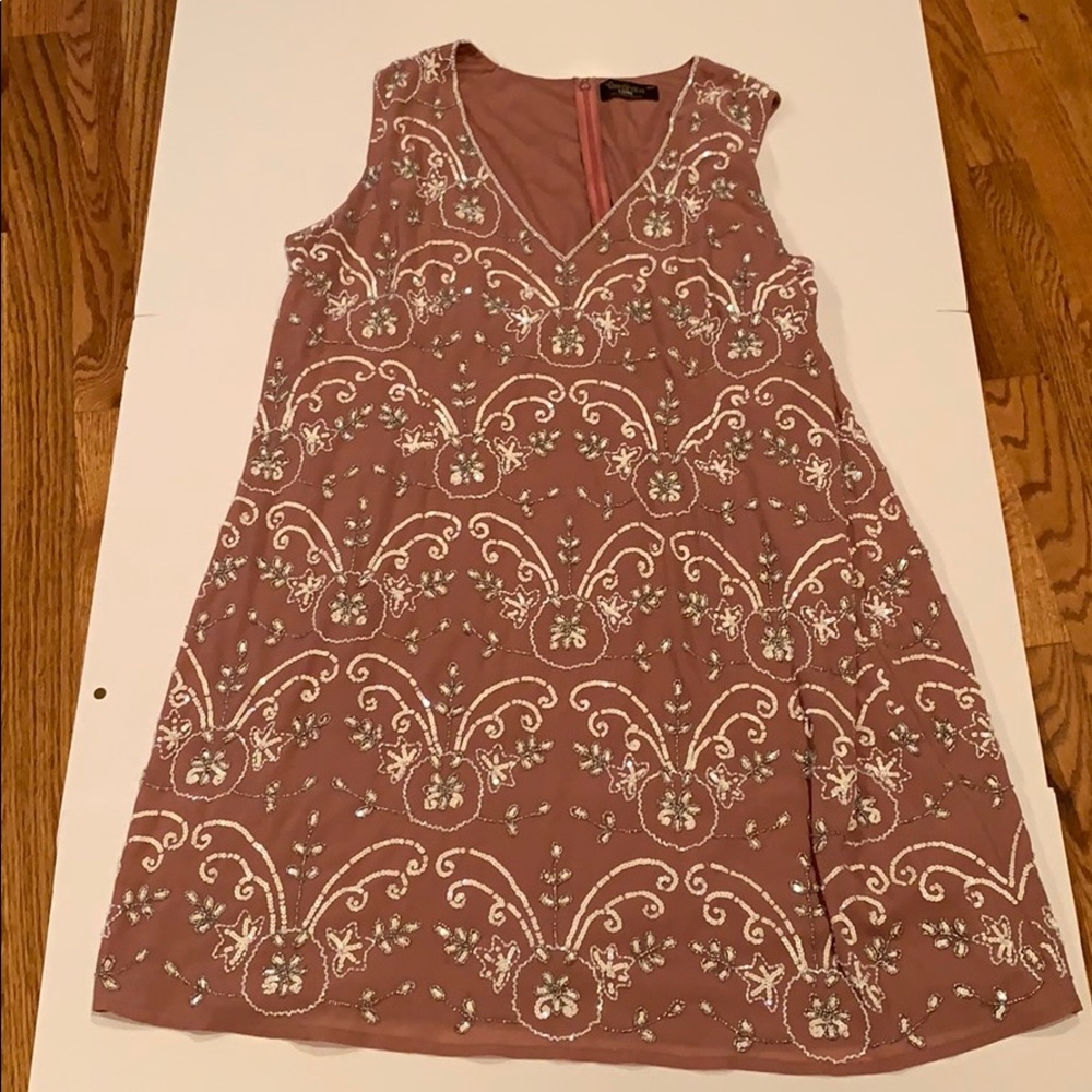 Sequined sleeveless cocktail dress (Size24)